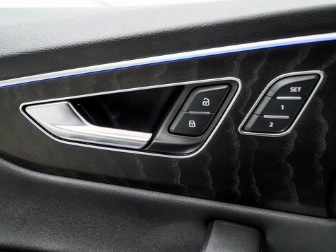 Used 2023 Audi Q8 Prestige image 45