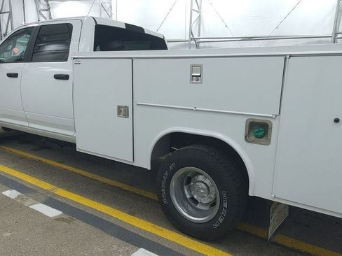 Used 2024 RAM 3500 SLT w/ Quick Order Package 2YG SLT AWD/4WD image 2