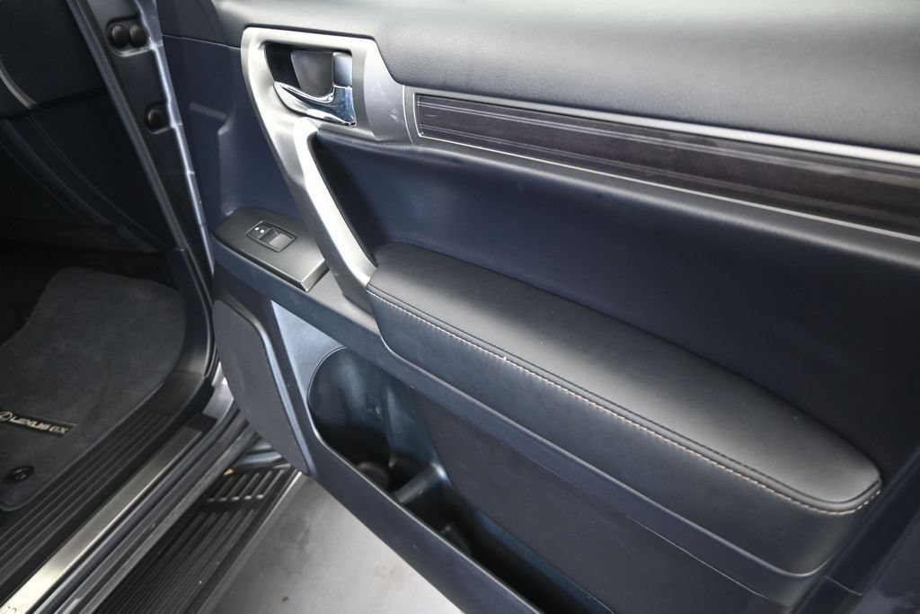 Used 2022 Lexus GX 460 Premium w/ Premium Package AWD/4WD image 24
