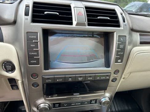 Used 2018 Lexus GX 460 Premium w/ Premium Package AWD/4WD image 10
