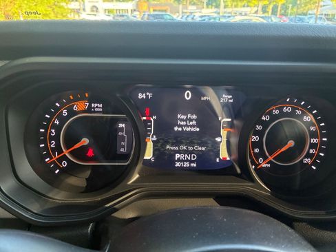 Used 2025 Jeep Wrangler Unlimited Sahara AWD/4WD image 42