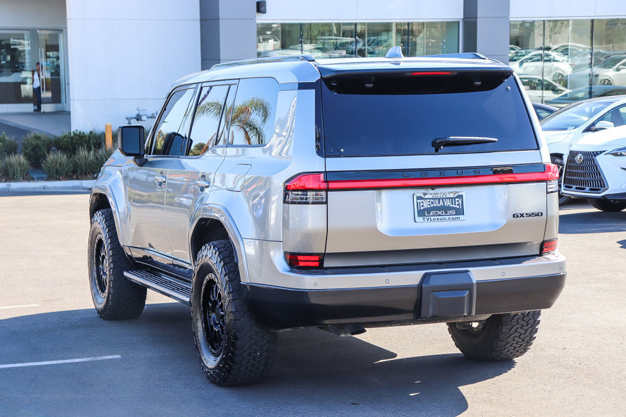 Used 2025 Lexus GX 550 w/ Accessory Package (2T) AWD/4WD image 4