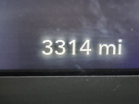 Certified 2025 Jeep Wrangler Sport image 23