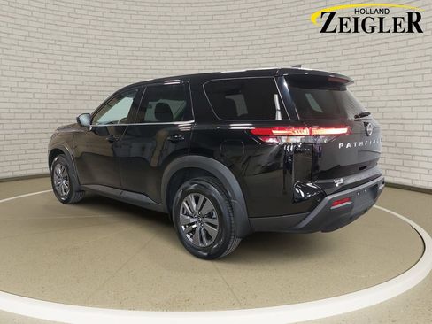 Certified 2025 Nissan Pathfinder S AWD/4WD image 7