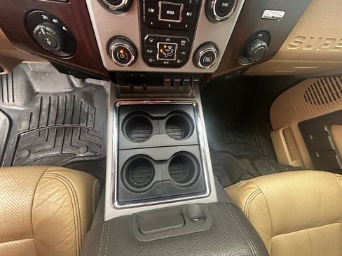 Used 2014 Ford F250 Lariat w/ Lariat Interior Package image 17