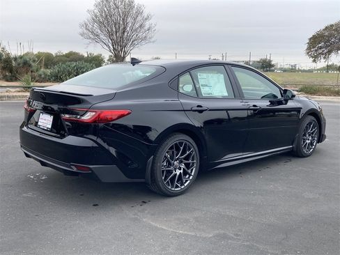 New 2026 Toyota Camry Hybrid image 5
