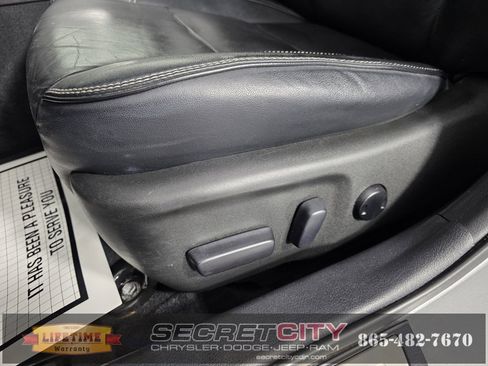 Used 2016 Toyota Camry XLE image 13