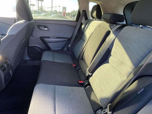 Used 2023 Nissan Rogue SV image 11