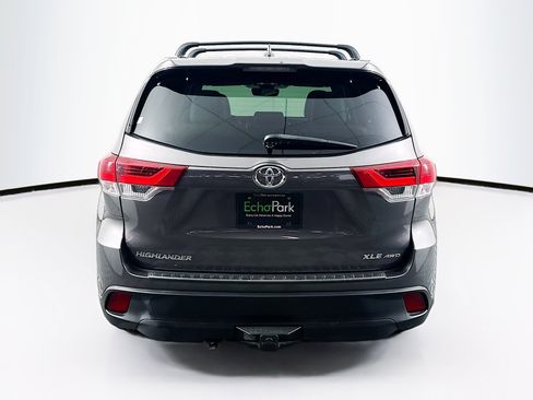 Used 2017 Toyota Highlander XLE AWD/4WD image 7