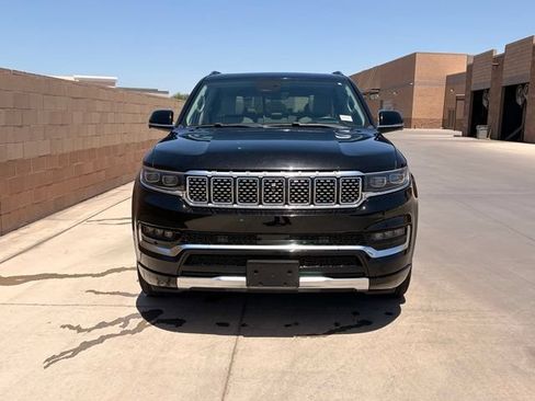 Used 2023 Jeep Grand Wagoneer 4WD image 3