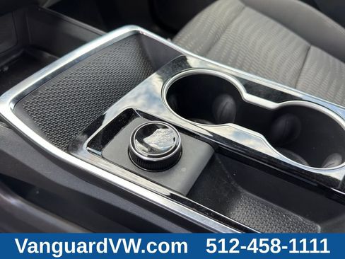 Used 2026 Chevrolet Equinox LT AWD/4WD image 18