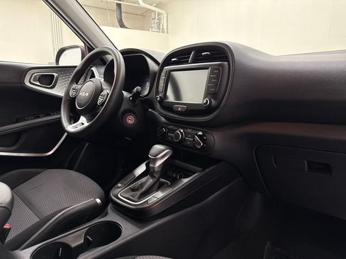 Used 2024 Kia Soul LX w/ Option Group 015 FWD image 24