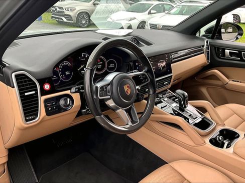 Used 2022 Porsche Cayenne E-Hybrid AWD/4WD image 16