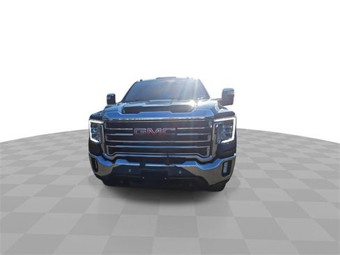 Used 2021 GMC Sierra 2500 SLT w/ SLT Preferred Package image 3