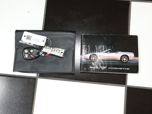 Used 2001 Chevrolet Corvette Convertible w/ Preferred Equipment Group2 RWD image 75