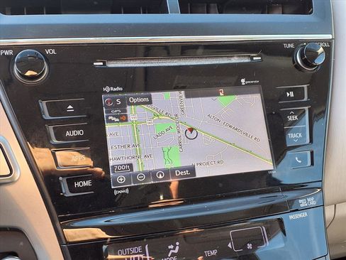 Used 2017 Toyota Prius V Three image 5