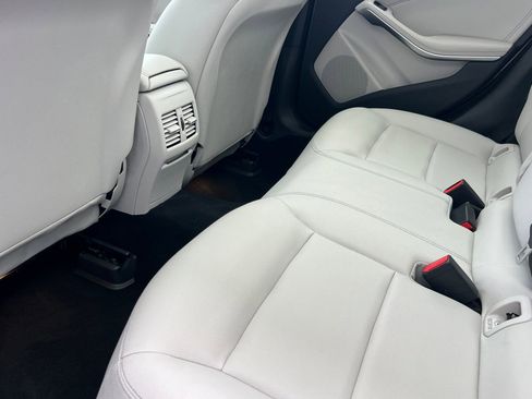 Used 2017 Mercedes-Benz GLA 250 4MATIC image 28