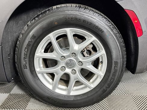Used 2020 Chrysler Voyager LX FWD image 36
