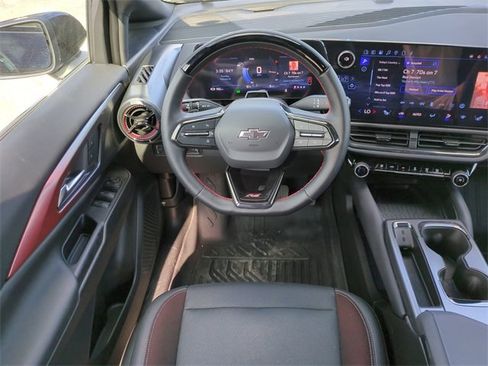 Certified 2024 Chevrolet Equinox EV RS image 18