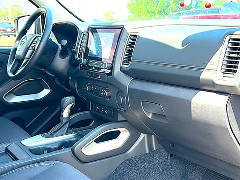 Used 2024 Nissan Frontier SV w/ Technology Package RWD image 22