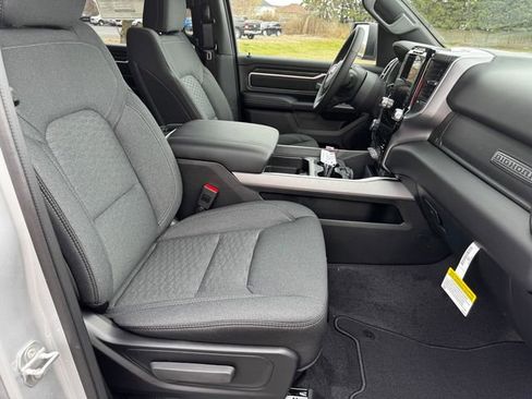 New 2026 RAM 1500 4x4 Crew Cab image 14