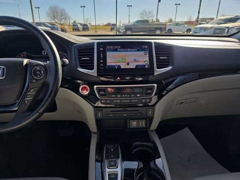 Used 2016 Honda Pilot Touring image 18