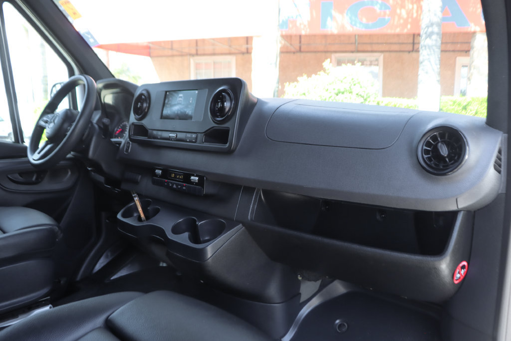 Used 2022 Mercedes-Benz Sprinter 1500 image 30