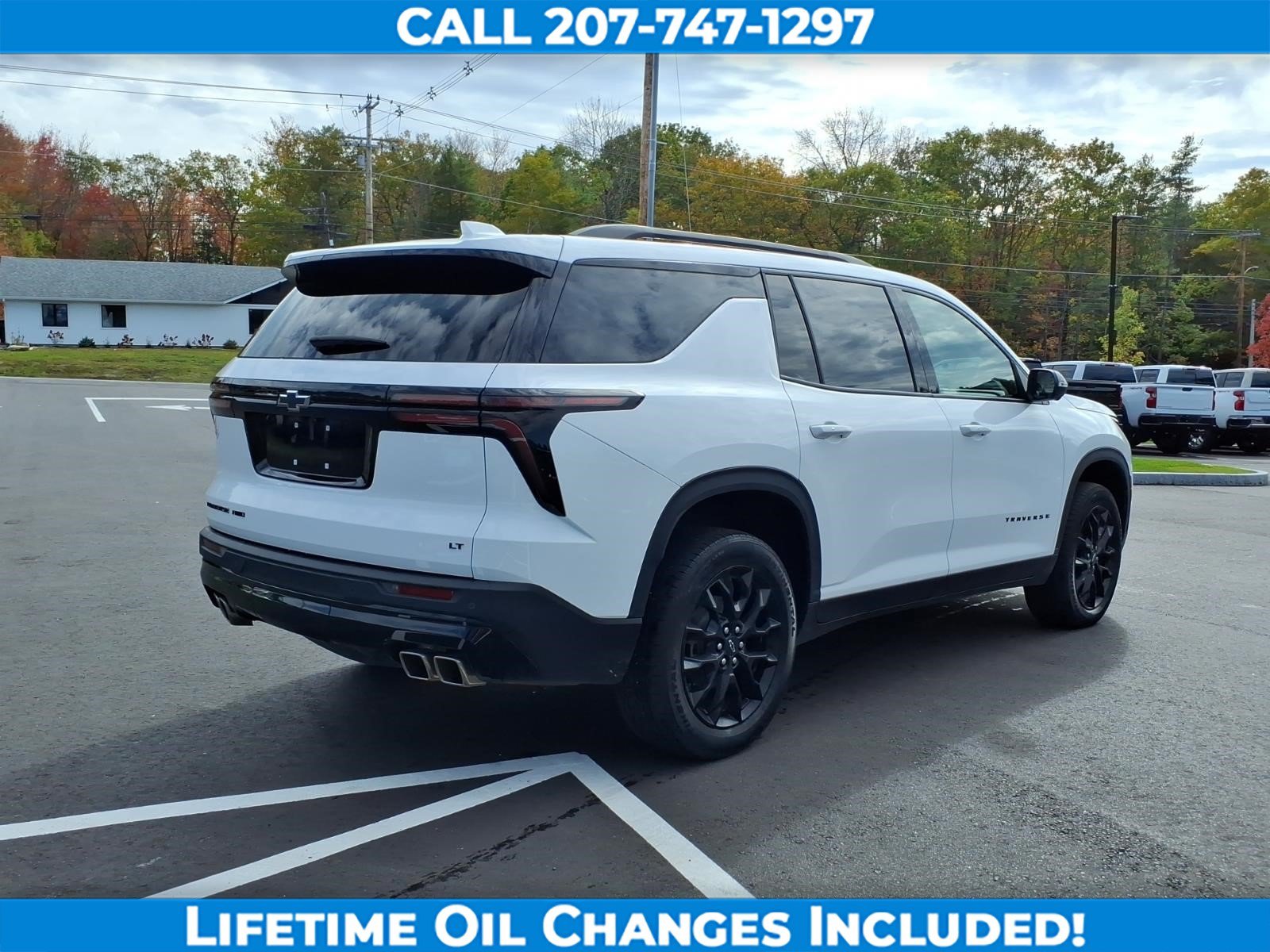 Used 2024 Chevrolet Traverse LT w/ Midnight/Sport Edition AWD/4WD image 5