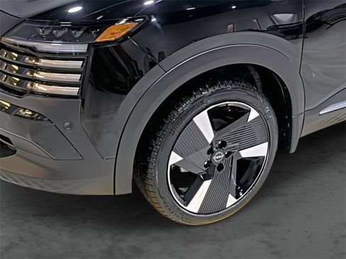 New 2026 Nissan Kicks SR w/ SR Premium Package image 7