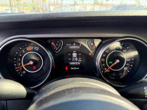 Used 2018 Jeep Wrangler Unlimited Sport image 19