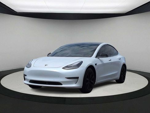 Used 2019 Tesla Model 3 Standard Range Plus RWD image 4