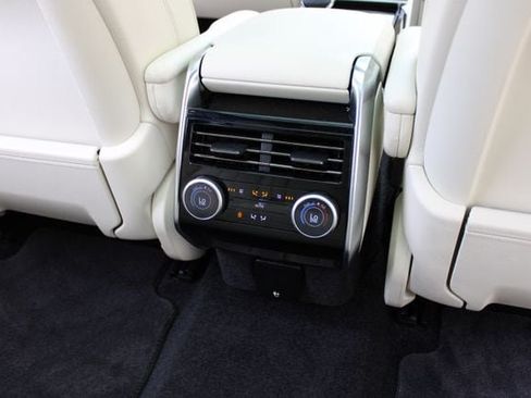 Used 2025 Land Rover Range Rover Long Wheelbase SE AWD/4WD image 17