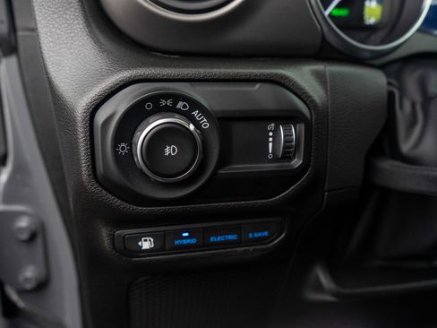 Used 2023 Jeep Wrangler Unlimited w/ Cold Weather Group image 15