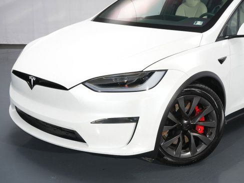 Used 2024 Tesla Model X Plaid image 5