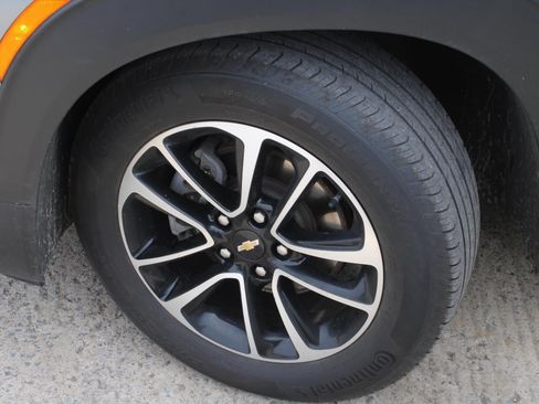 Used 2024 Chevrolet TrailBlazer LT w/ LT Cold Weather Package FWD image 18