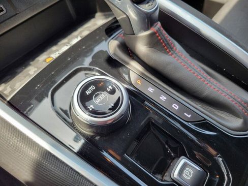 Used 2023 Chevrolet Colorado Z71 w/ Z71 Convenience Package 2 image 18