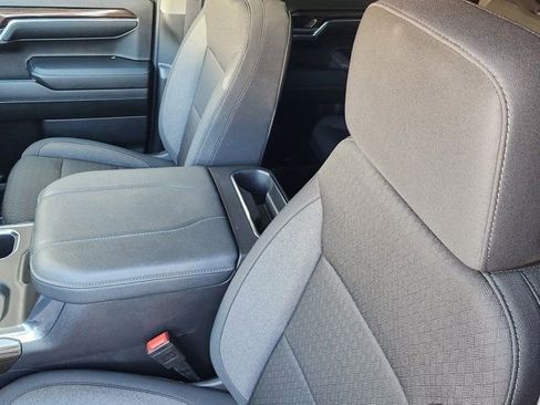 Used 2024 Chevrolet Silverado 1500 LT Trail Boss w/ Convenience Package II image 21