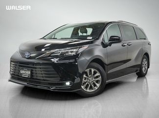 Used 2025 Toyota Sienna XLE w/ XLE Plus Package AWD/4WD video 1