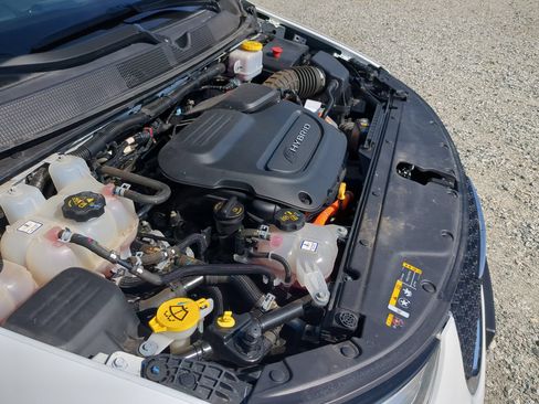 Used 2023 Chrysler Pacifica Limited FWD image 35