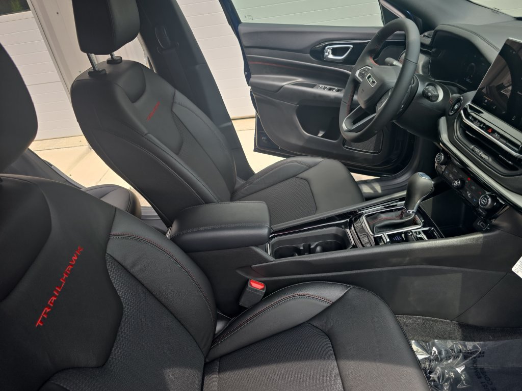 New 2026 Jeep Compass Trailhawk AWD/4WD image 10
