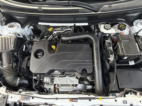 Used 2024 GMC Terrain SLE image 28