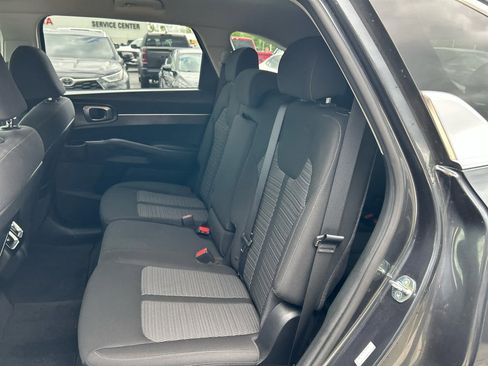 Used 2023 Kia Sorento LX image 23