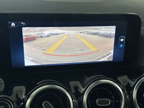 Used 2025 Mercedes-Benz GLA 250 4MATIC image 18