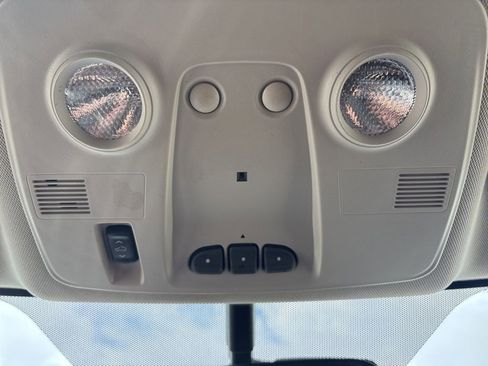 Used 2017 Chevrolet Traverse Premier image 24