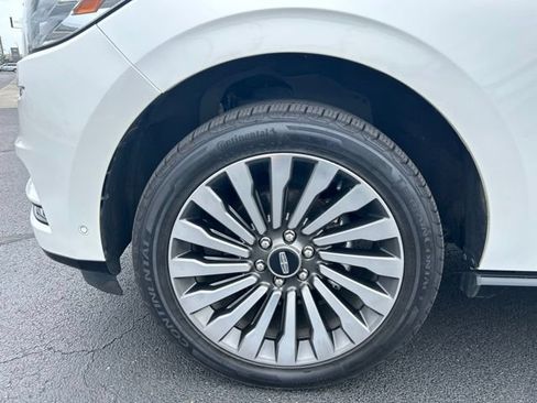 Used 2020 Lincoln Navigator Reserve w/ Equipment Group 208A Reserve AWD/4WD image 12