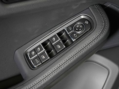 New 2026 Porsche Macan image 15