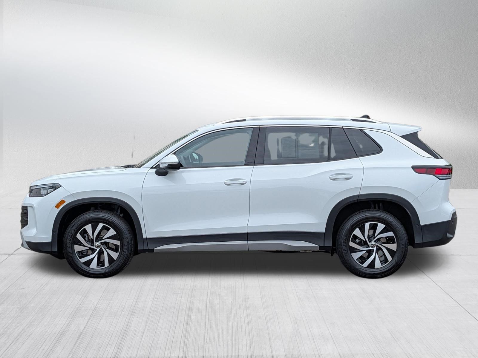 Certified 2026 Volkswagen Tiguan S AWD/4WD image 4