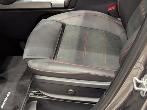 Used 2025 Mercedes-Benz GLB 35 AMG 4MATIC image 4