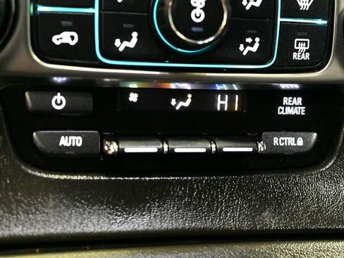 Used 2019 Chevrolet Suburban Premier AWD/4WD image 28