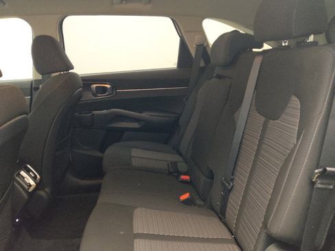Used 2023 Kia Sorento LX FWD image 18